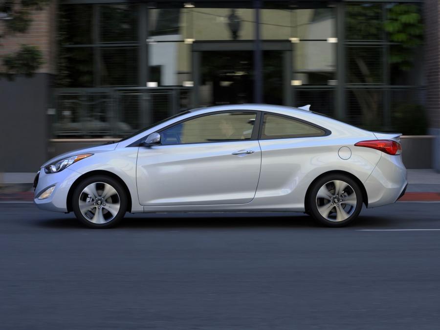  Hyundai Elantra Coupe 2012 года  (фото 10 из 88)